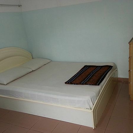 Et Budget Guest House Batu Feringgi Ngoại thất bức ảnh