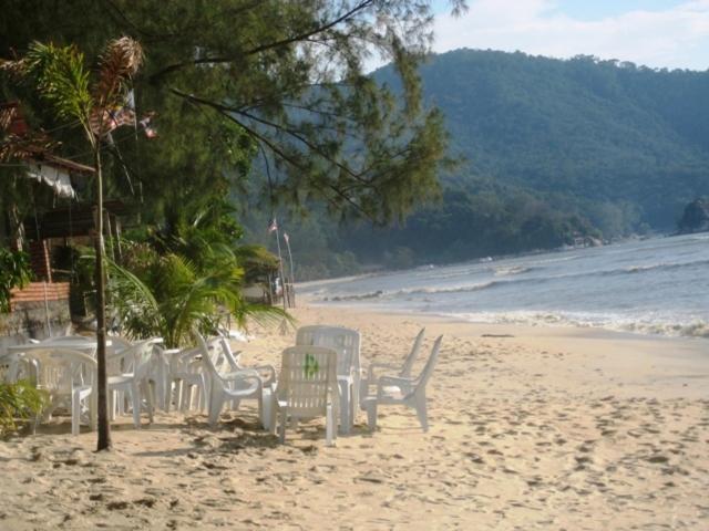 Et Budget Guest House Batu Feringgi Ngoại thất bức ảnh